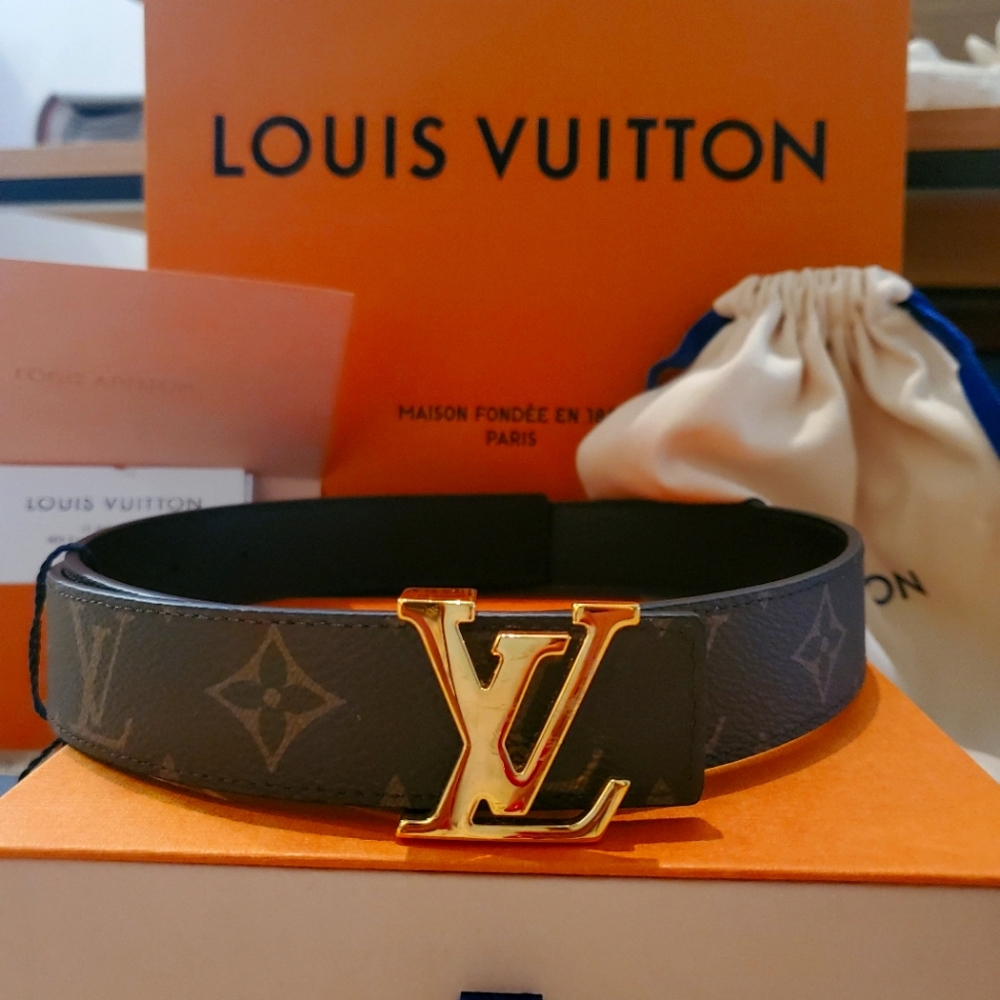 Authentic Louis Vuitton Reversable LV INITIALES 30MM Belt